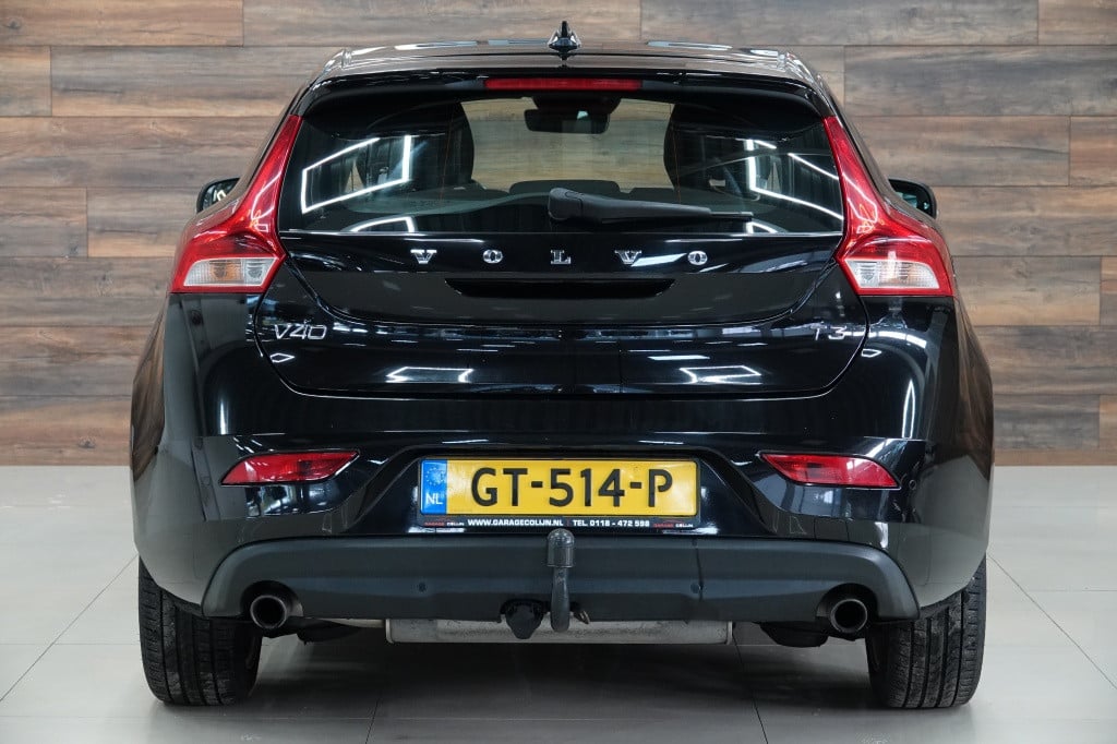 Volvo V40 2.0 t3 momentum | cruise | pdc | leder |