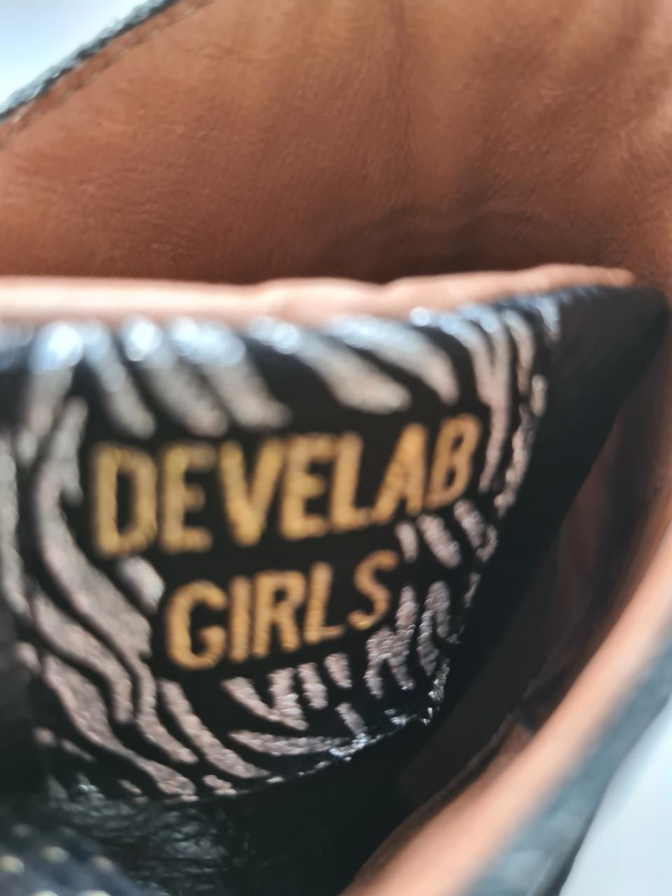 Develab zwarte leren veterboots met rits Maat 34