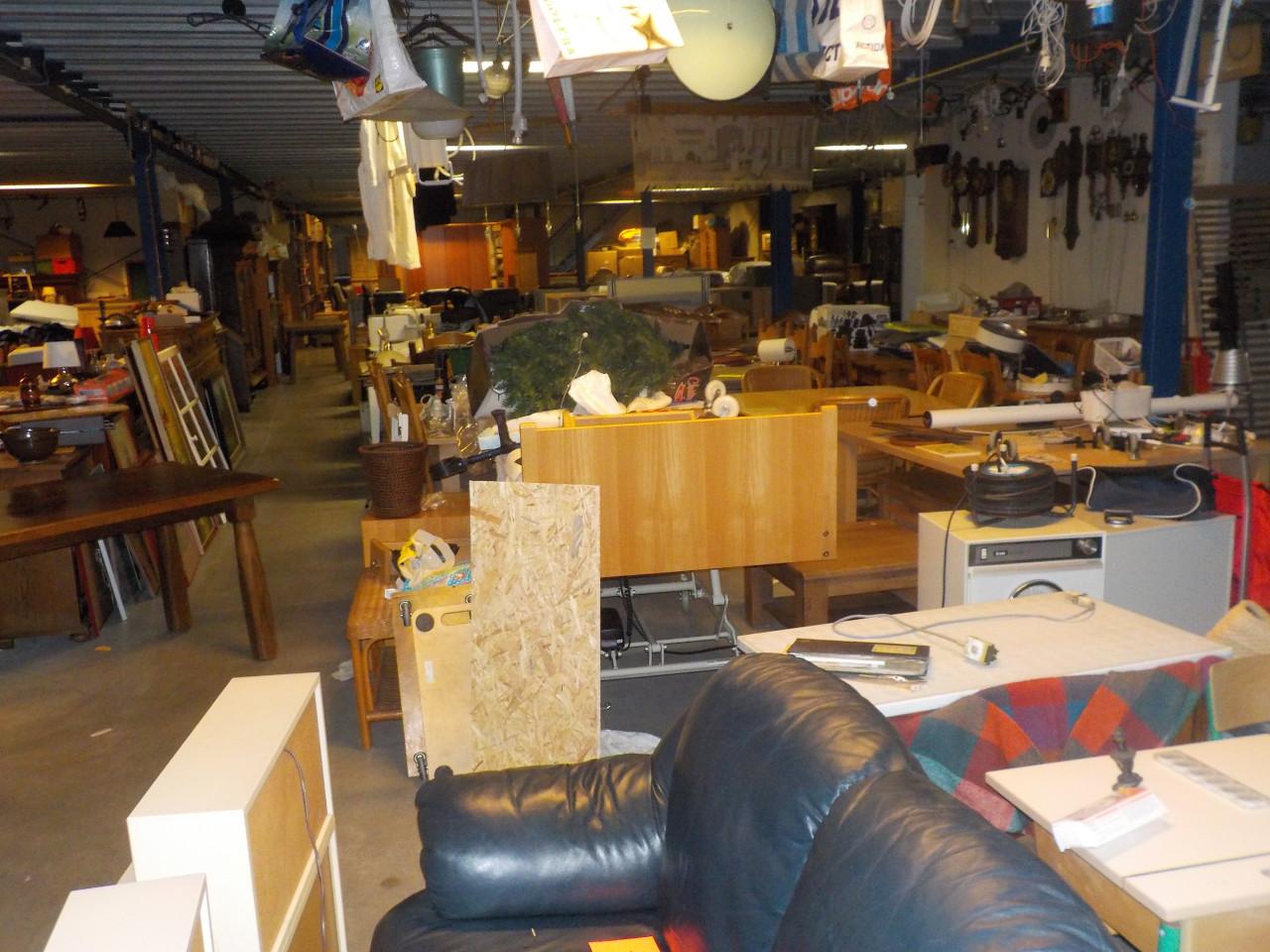 Kussens in goede staat  per stuk 3 euro 4 stuks 10 euro 25 stuks 50 euro