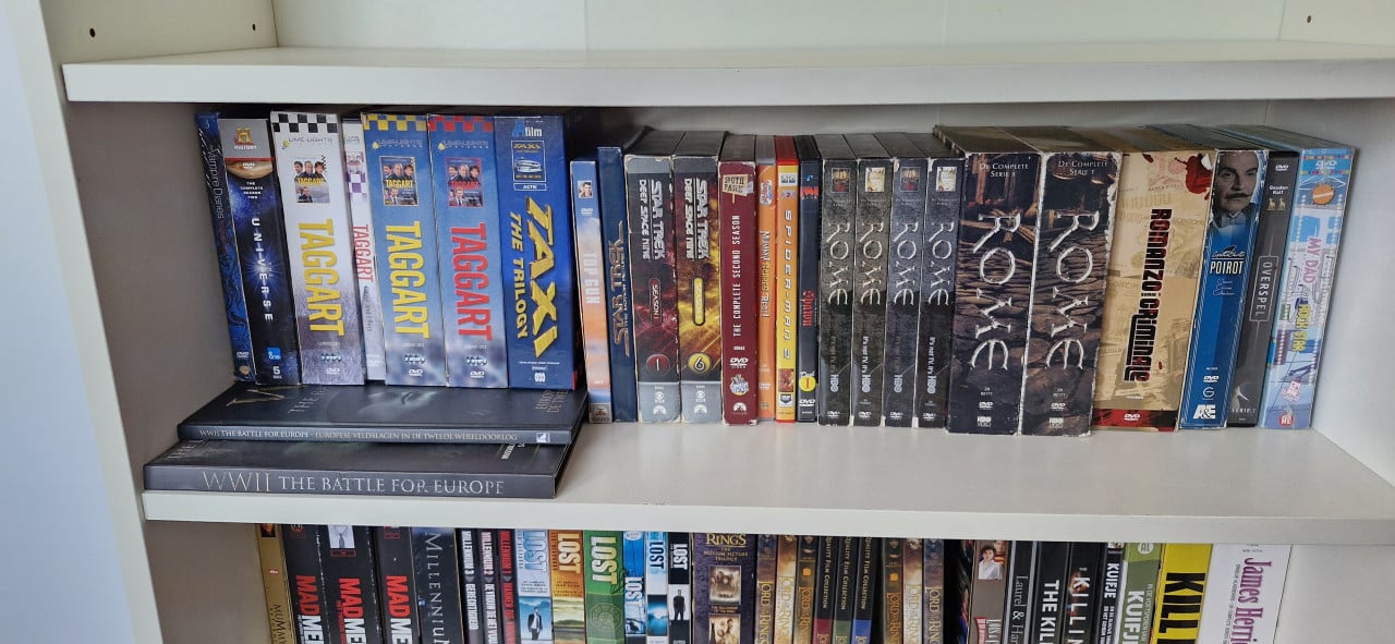 2,5 verhuisdoos aan dvd's vanalles wat