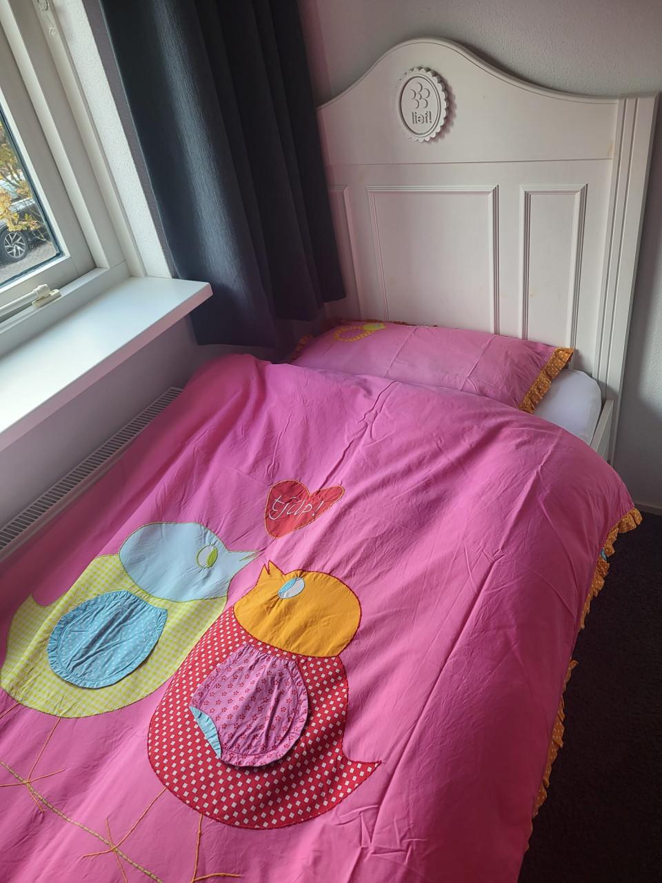 Bed "LIEF" Met diverse accessoires