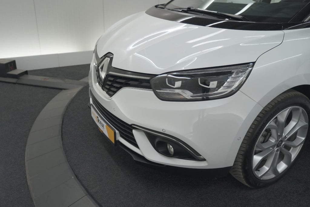 Renault Scenic tce 140 bose | trekhaak | camera | dodehoekdetectie | naviga