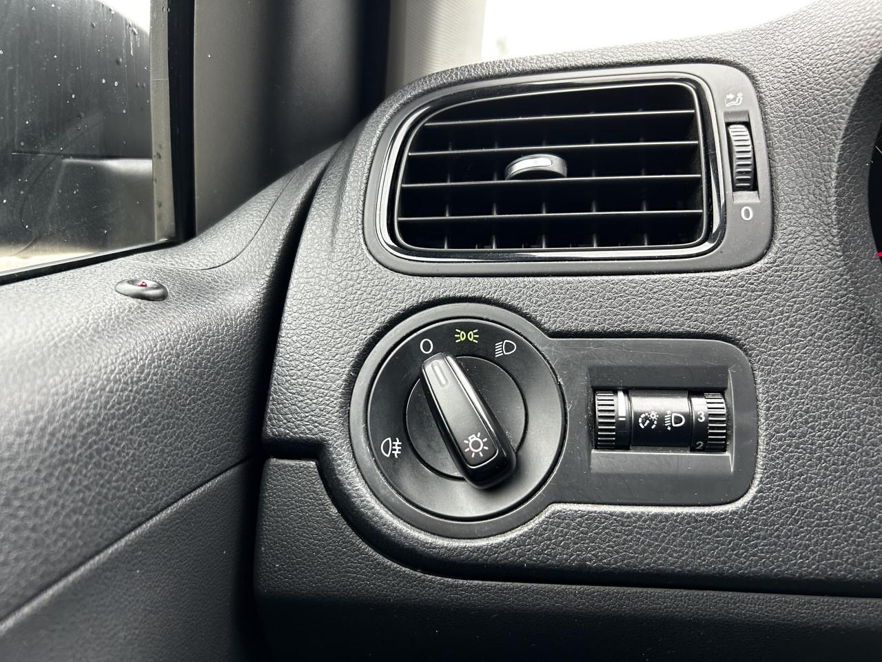 Volkswagen Polo 1.2-12V Comfortline/APK/AIRCO/CARPLAY/