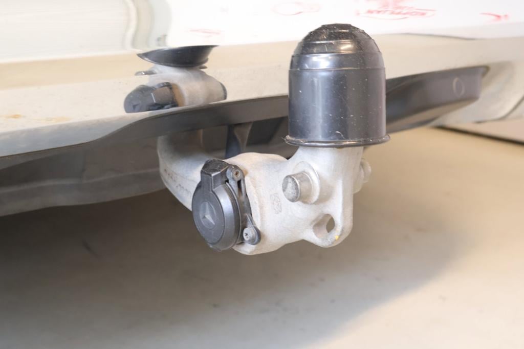 Mercedes-Benz Glc 200 4matic premium plus, panodak, trekhaak, carplay, deal