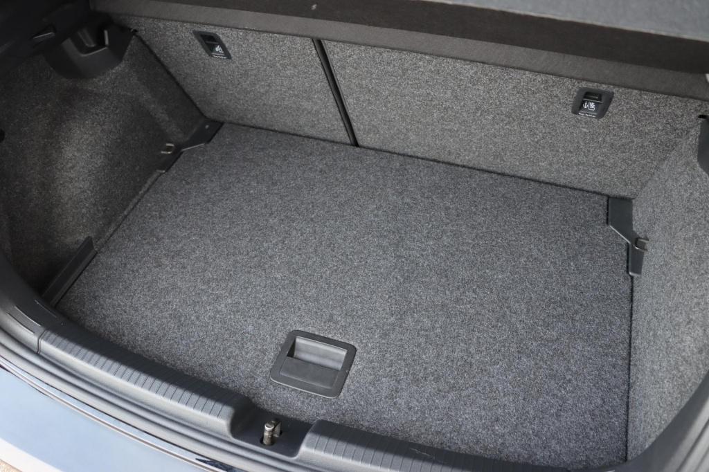 Volkswagen Polo 1.0 tsi highline adaptive | carplay | sensoren