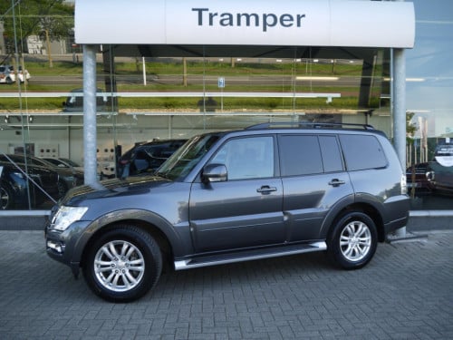 Mitsubishi Pajero 3.2 lwb instyle|trekhaak|achteruitrijcamera|rijklaar