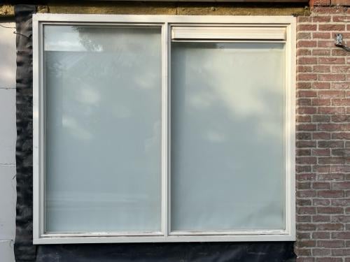 Hardhouten kozijnen met dubbel glas