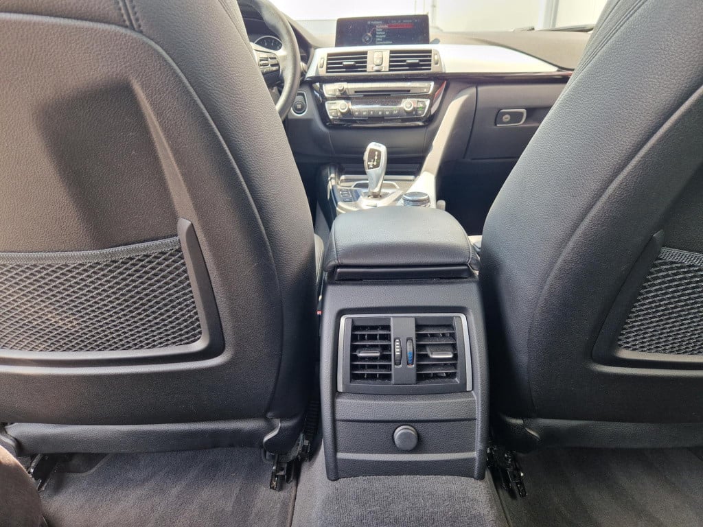 BMW 3-serie 330e centennial high executive