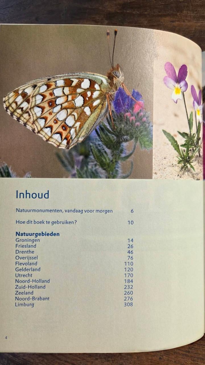 Boek '365 x de natuur in' van Natuurmonumenten.