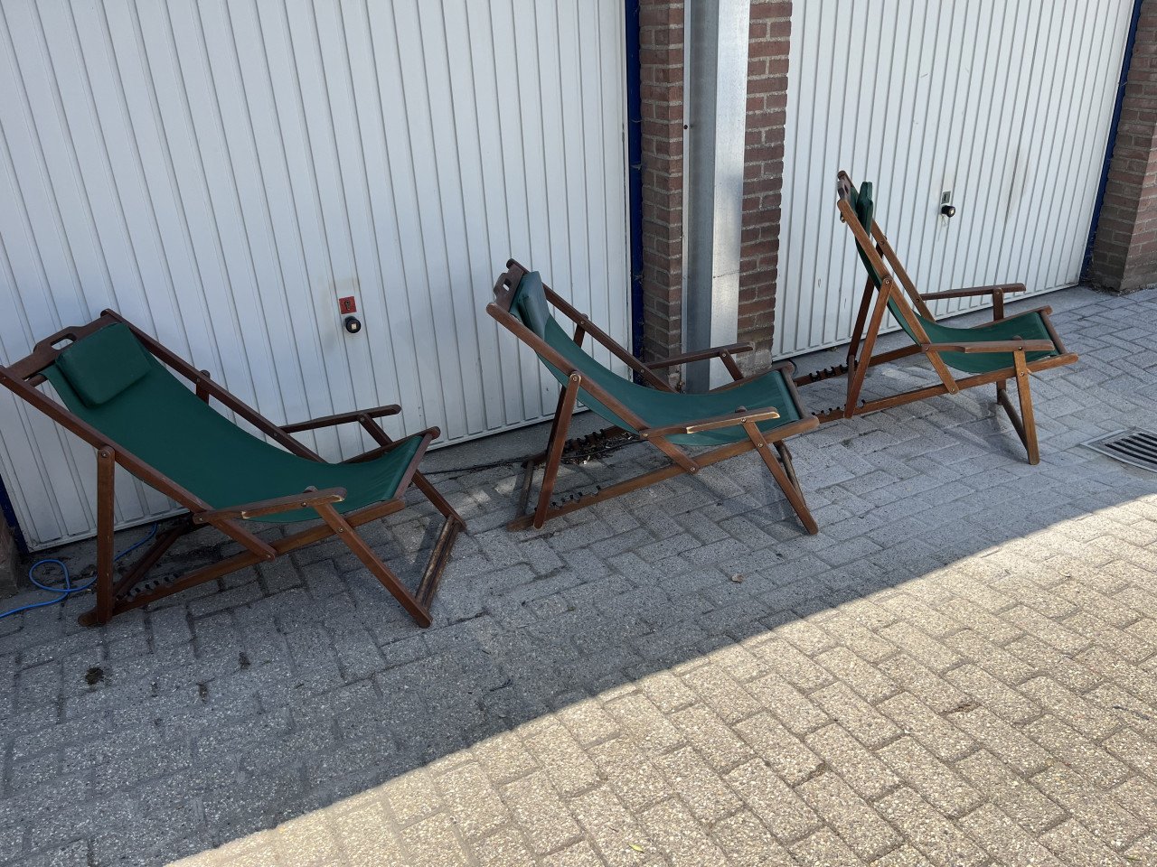 3 inklapbare strandstoelen met teakhouten frame
