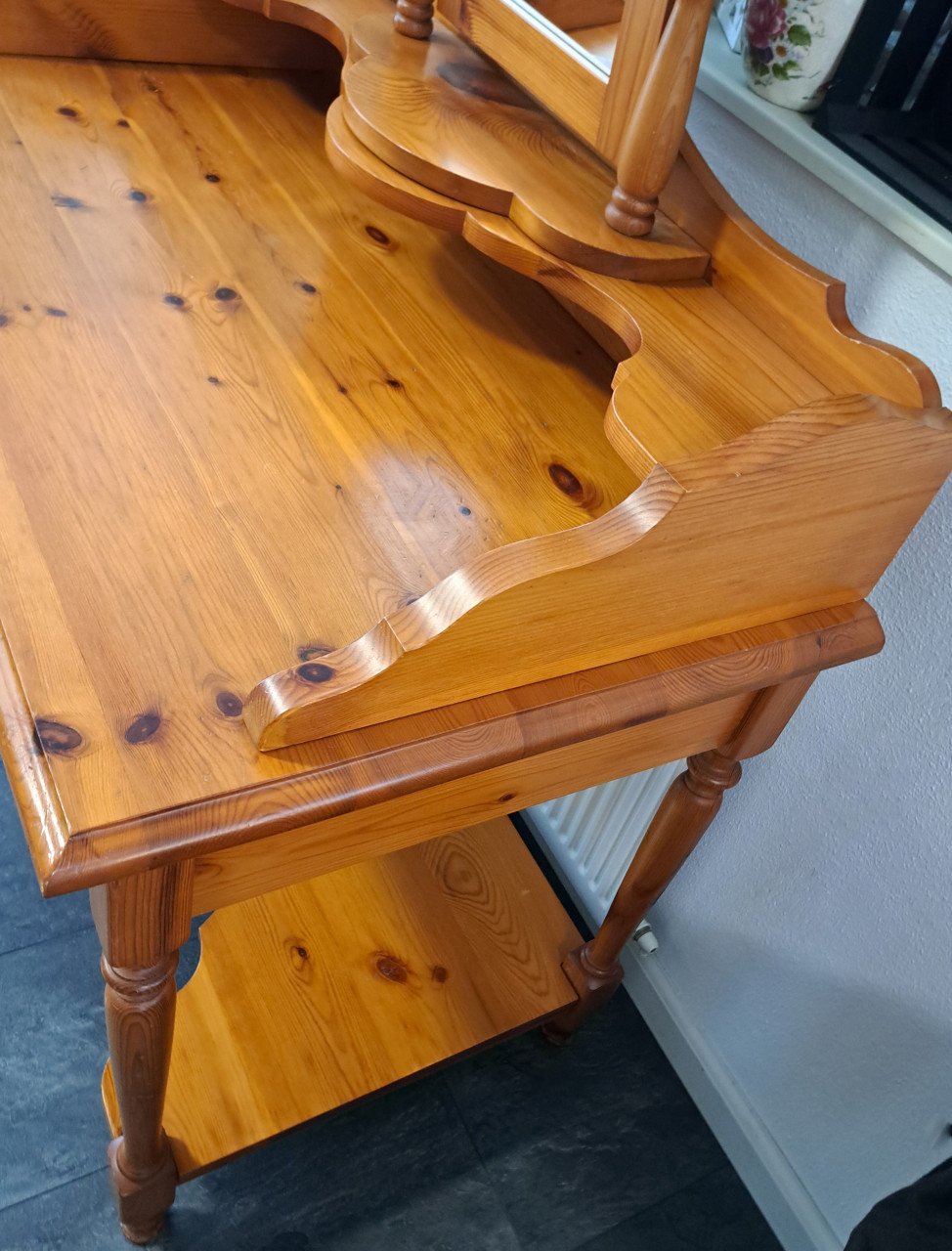 Mooie vintage, massief grenen kaptafel met opzetstuk en spiegel