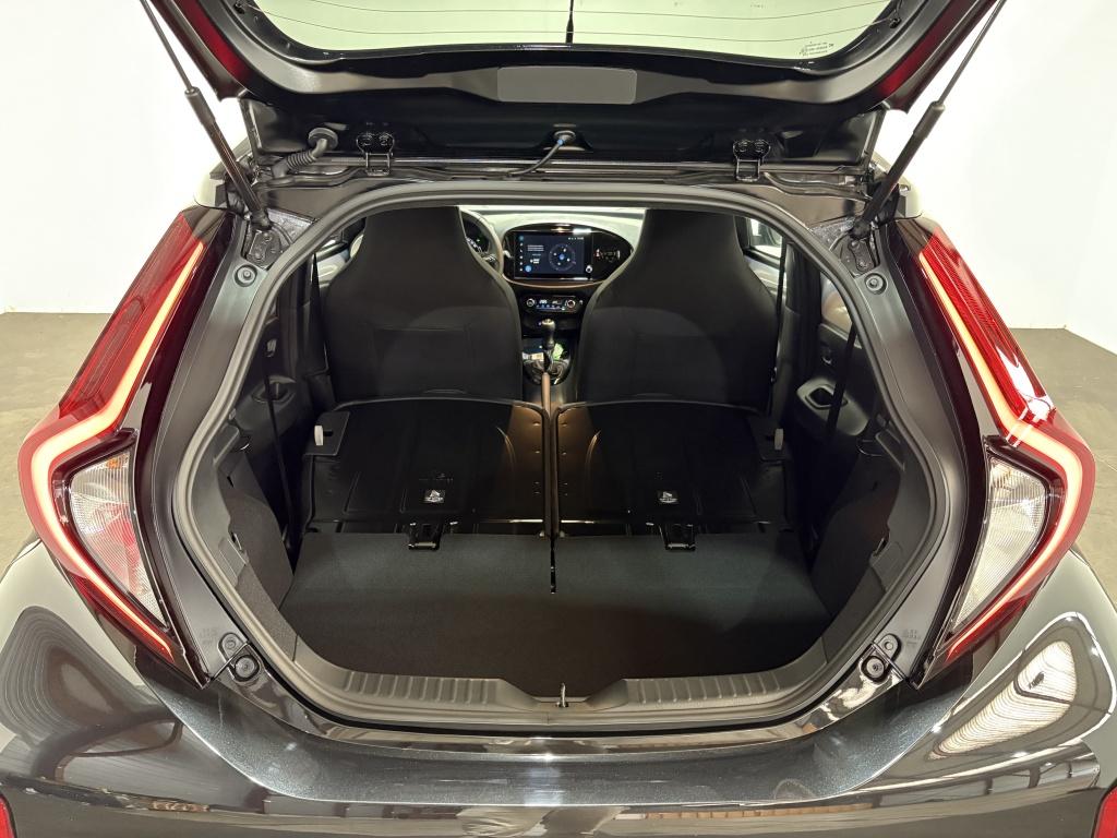 Toyota Aygo x 1.0 vvt-i mt jbl| pdc| stoel.verw| camera| keyless| climate