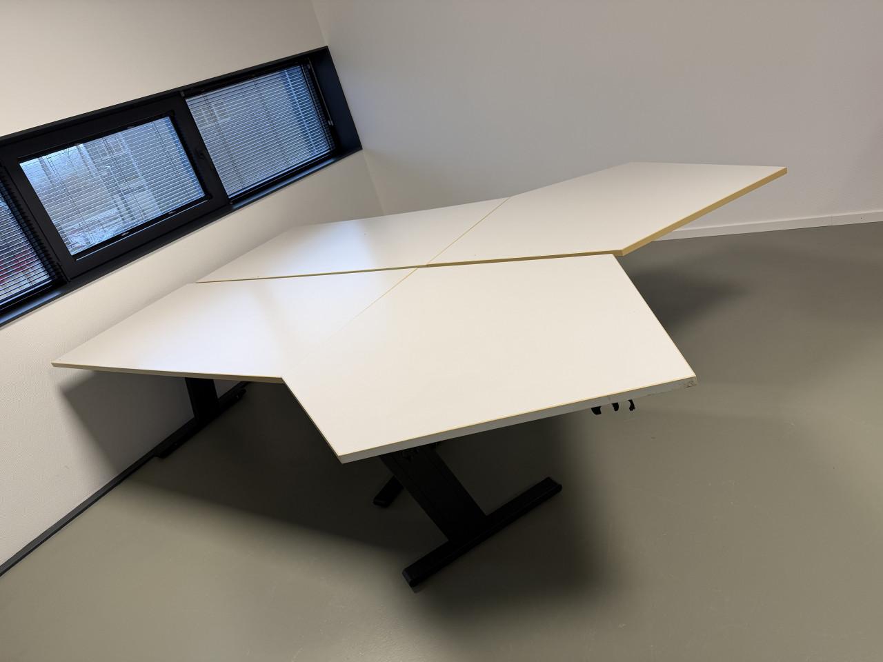 2x Bureau gratis af te halen