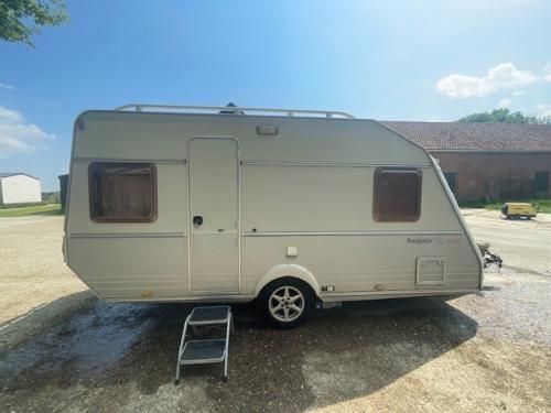Kip Navigator 44DB met voortent, vloerverwarming en boiler