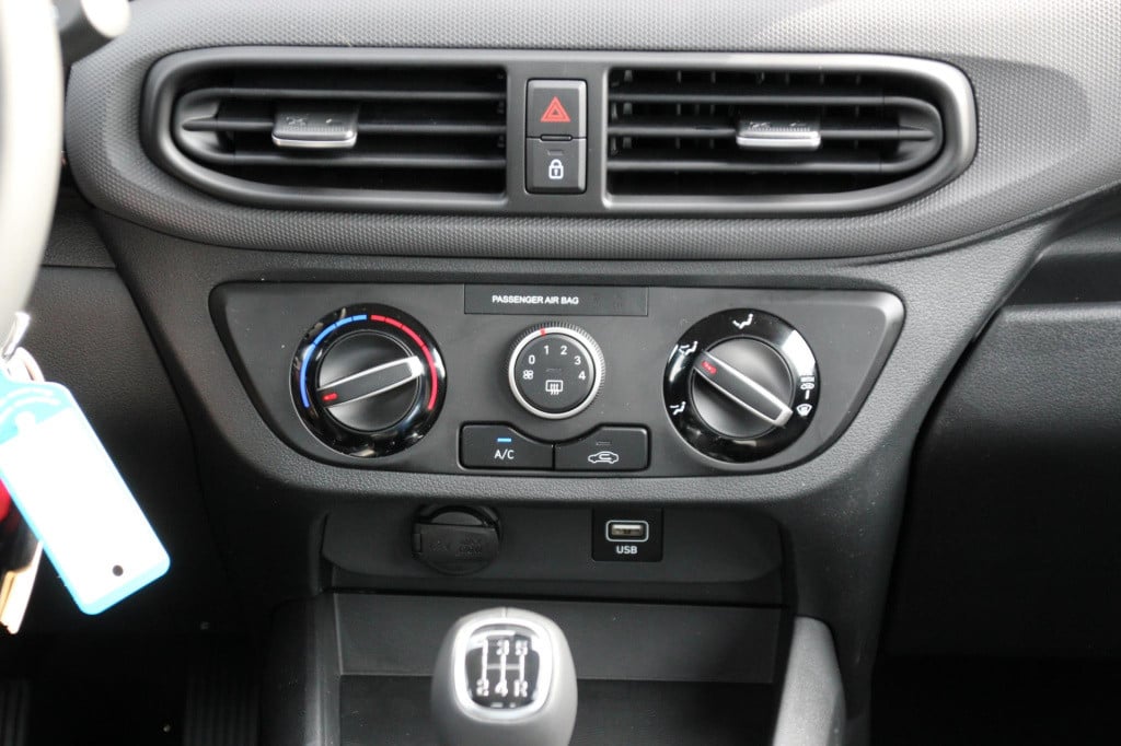 Hyundai I 10 1.0 comfort smart *demo-deal* | navigatie | camera | apple car