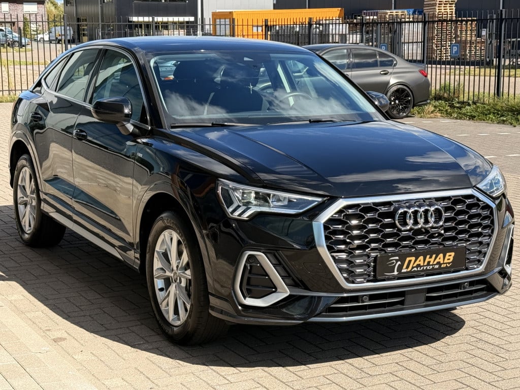 Audi Q3 sportback 45 tfsi e s-line | phev | matrix | stoelverwarming | digi