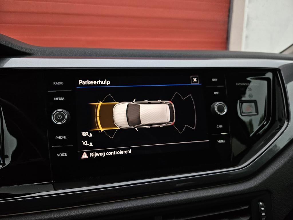 Volkswagen Polo 1.0 tsi | pdc | airco rijklaar inclusief 1 jaar bovag garan