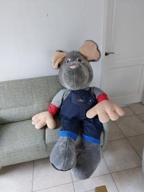 Arjo de Rat. Zeer grote knuffel.