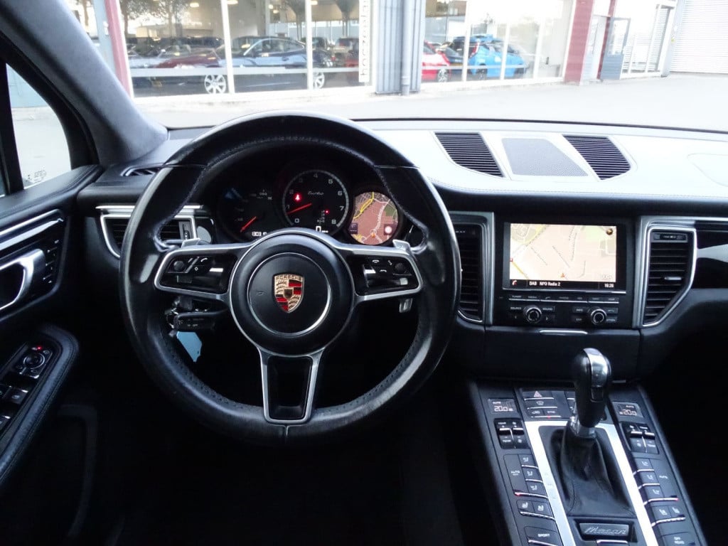 Porsche Macan 3.6 turbo 400pk | luchtvering | pano | 21" | stoelventilatie-