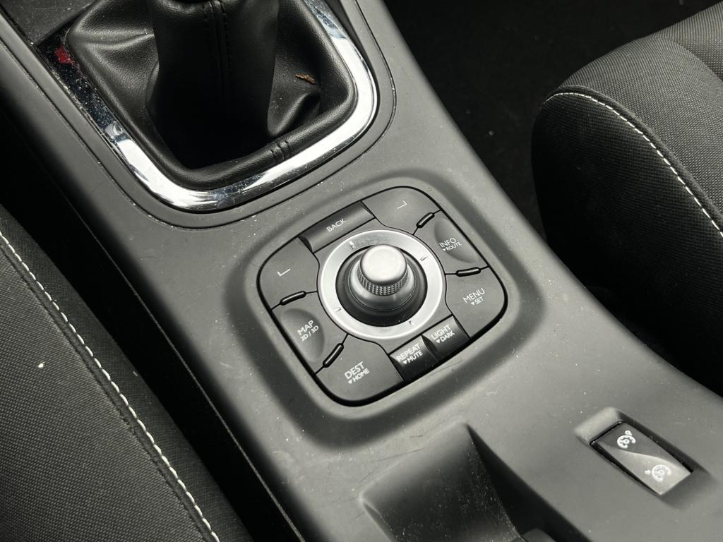 Renault Megane 1.2 tce limited | nav | trekhaak | climate control | radio |