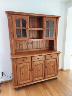 Mooie geloogd grenen buffetkast.
