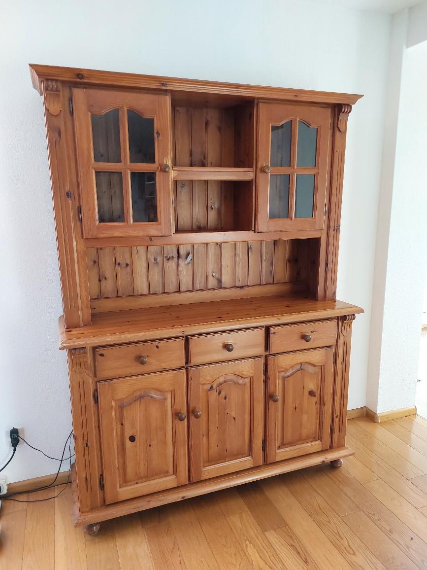 Mooie geloogd grenen buffetkast.