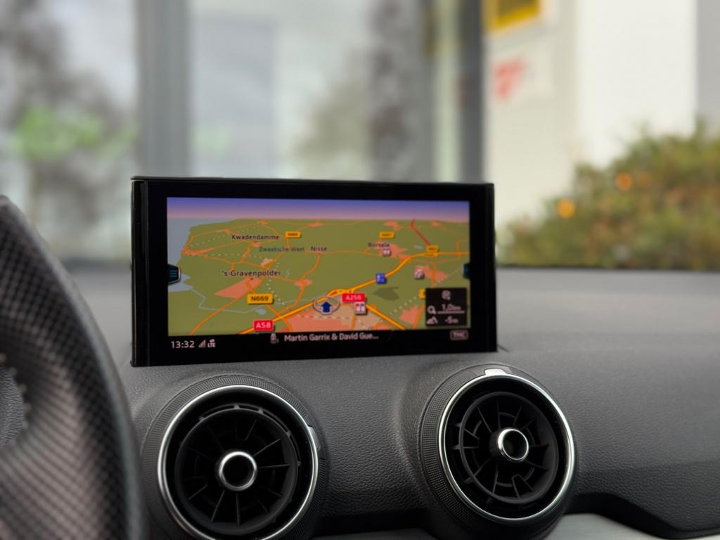 Audi Q2 35 tfsi s-line * virtual cockpit * keyless * matrix led