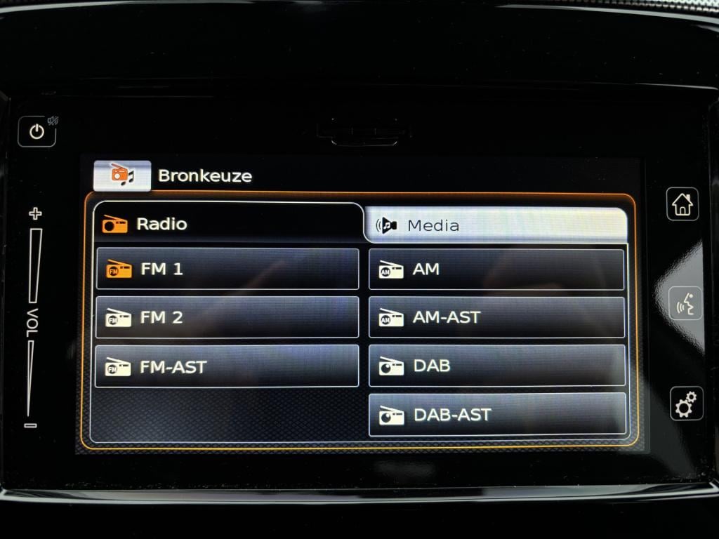 Suzuki Vitara 1.4 boosterjet style smart hybrid