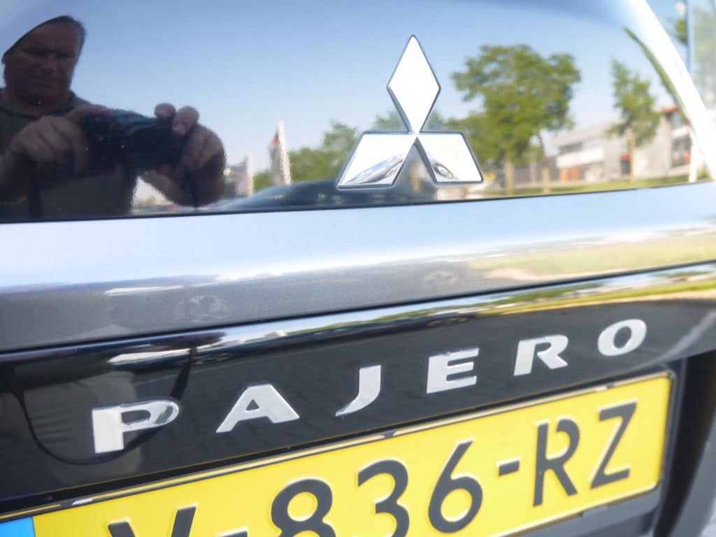 Mitsubishi Pajero 3.2 lwb instyle|trekhaak|achteruitrijcamera|rijklaar