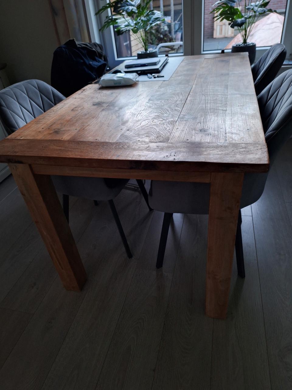 Teakhouten tafel