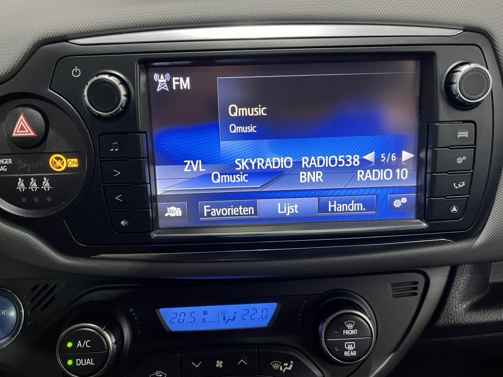 Toyota Yaris 1.5 hybrid dynamic | navi | panodak | camera |