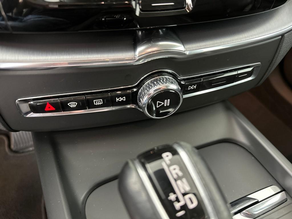 Volvo XC60 t5 253pk momentum| adap.cruise| trekhaak| leder| stoel.verw.