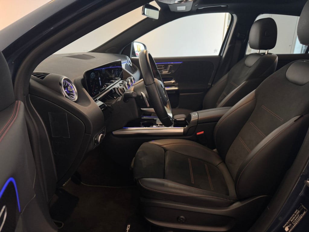 Mercedes-Benz Gla-klasse 180 business solution amg