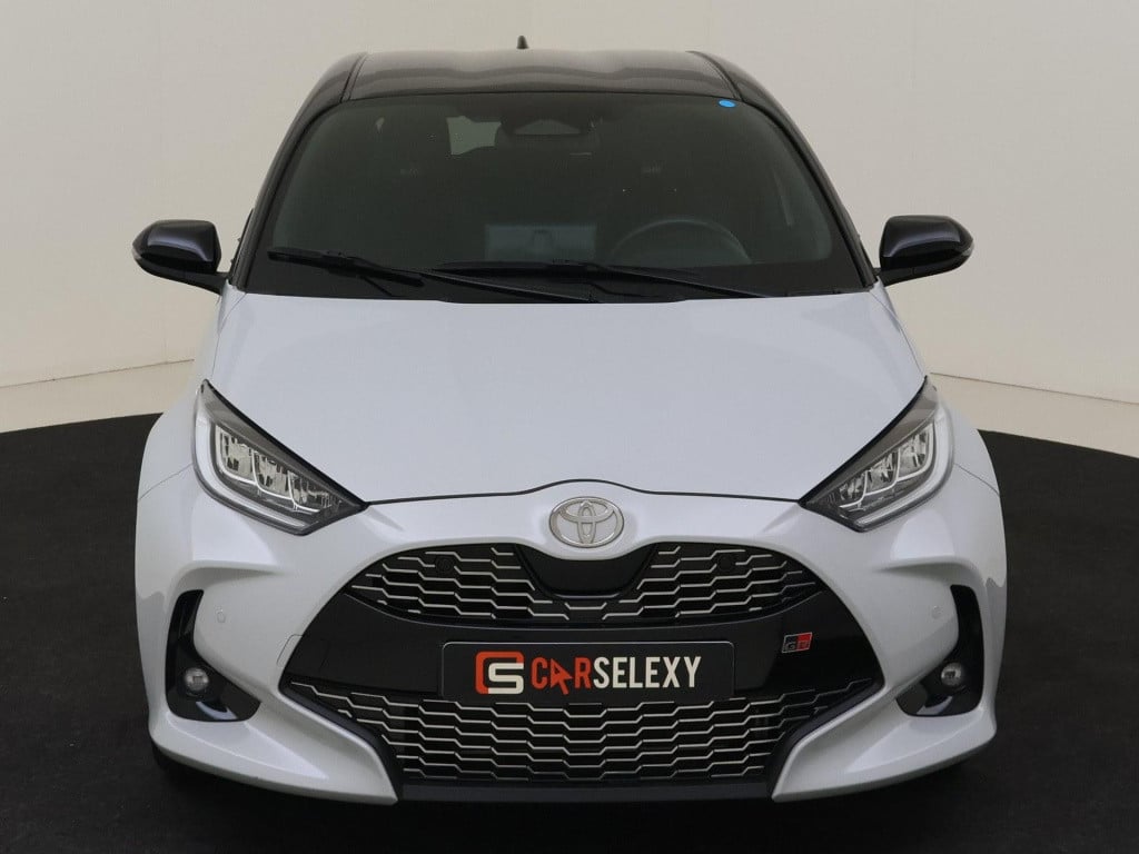 Toyota Yaris 1.5 hybrid 130 gr sport