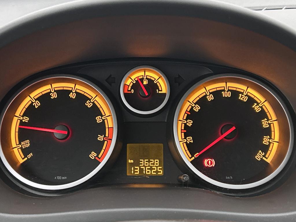 Opel Corsa 1.2-16v business+ | trekhaak | nieuwe apk |