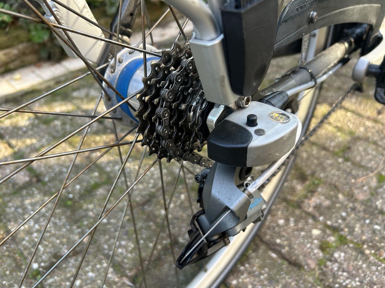 Herenfiets Giant Custom Dual Drive versnellingen. Veel nieuwe onderdelen.