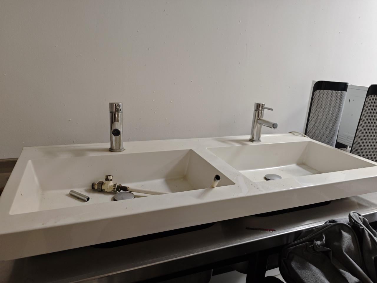 Luxe Dubbele Wastafel (Mineraalmarmer) incl. 2x Designkraan