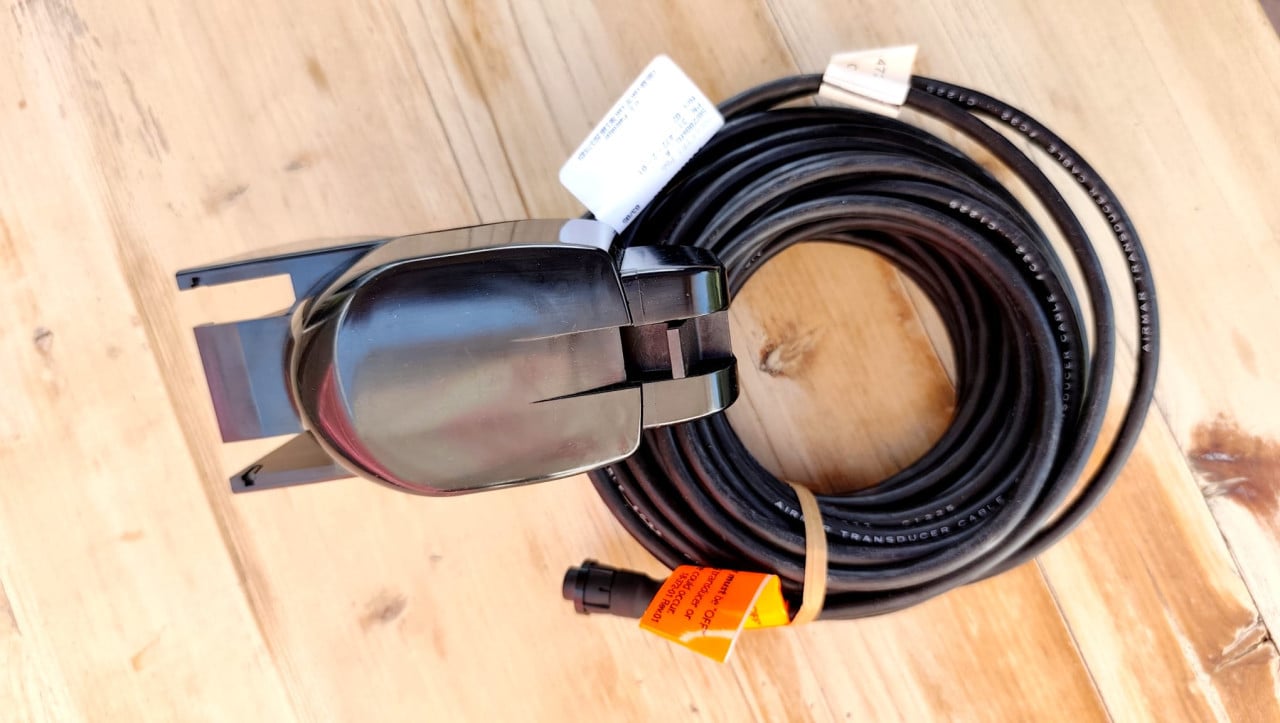 Airmar P66 Dual-Beam spiegeltransducer diepte snelheid temp