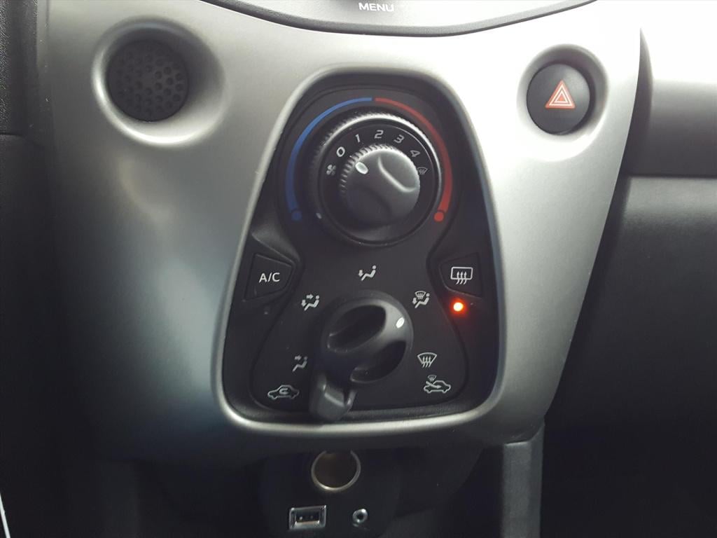 Peugeot 108 active 1.0 e-vti 68pk 5d pack premium | airco | bluetooth belle