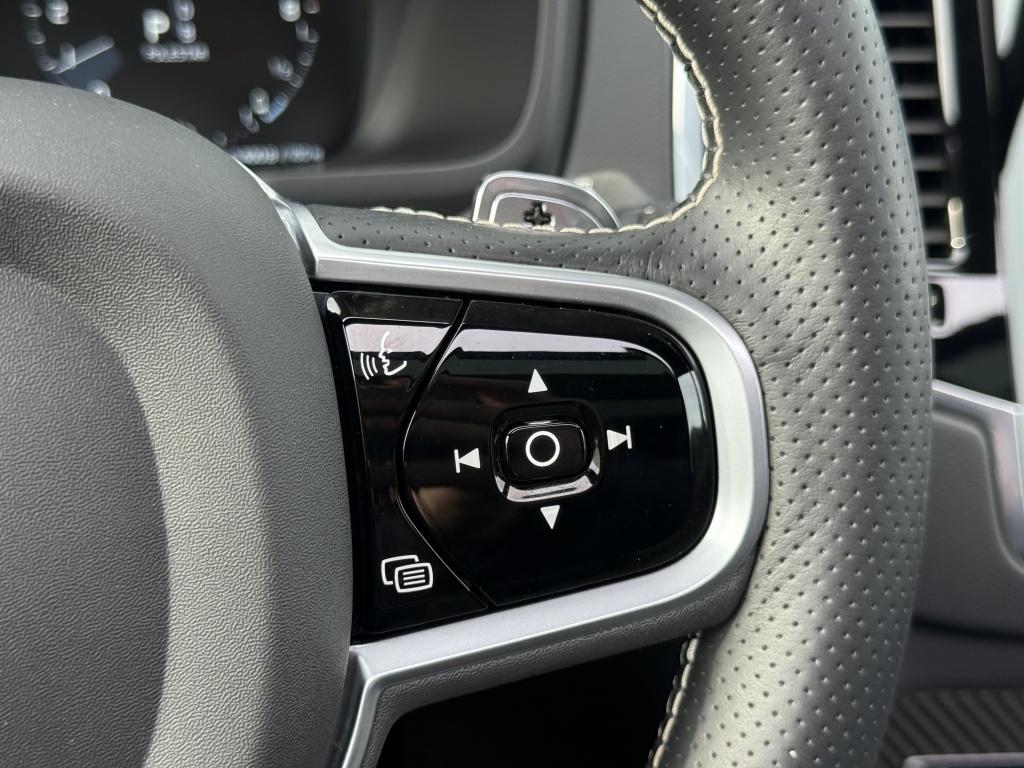 Volvo XC90 t8 405pk recharge r-design| full options!! luchtvering | b&w| 22