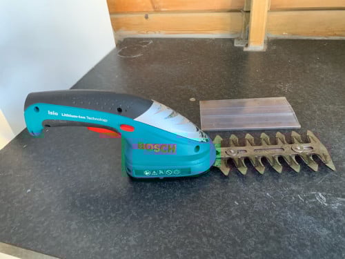 Bosch accu buxus en graskantset