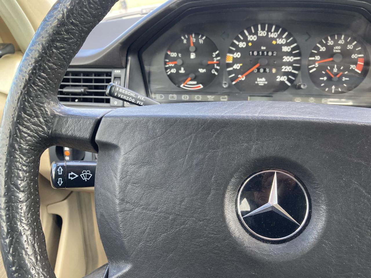 Mercedes 260E