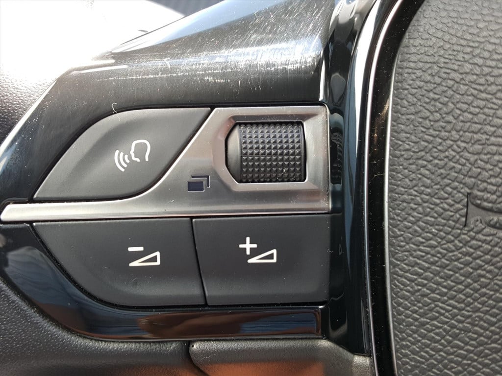 Peugeot 2008 1.2 puretech 100pk allure pack navigatie | apple carplay & and