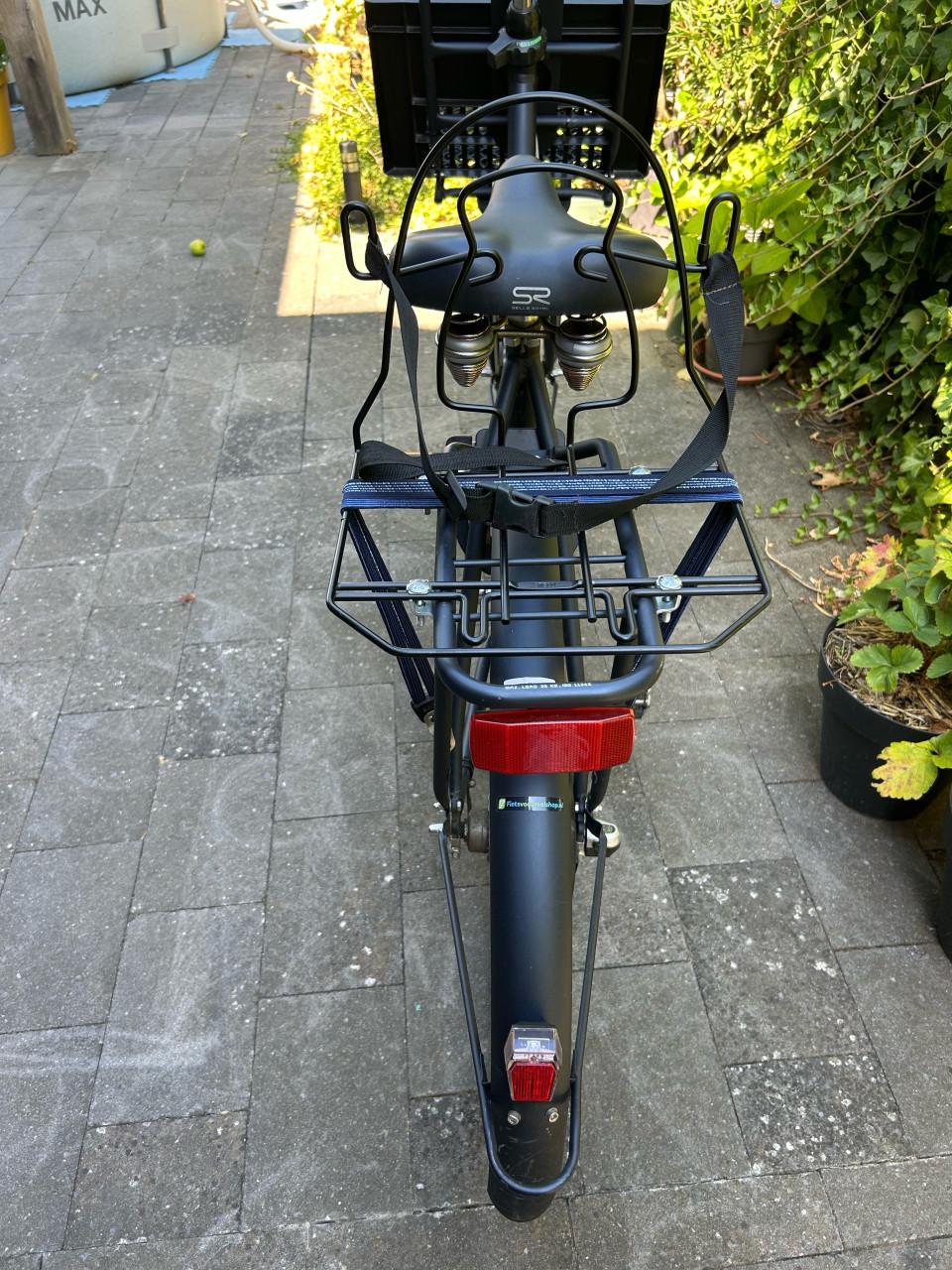 Cortina u4 transportfiets met krat en tasdrager