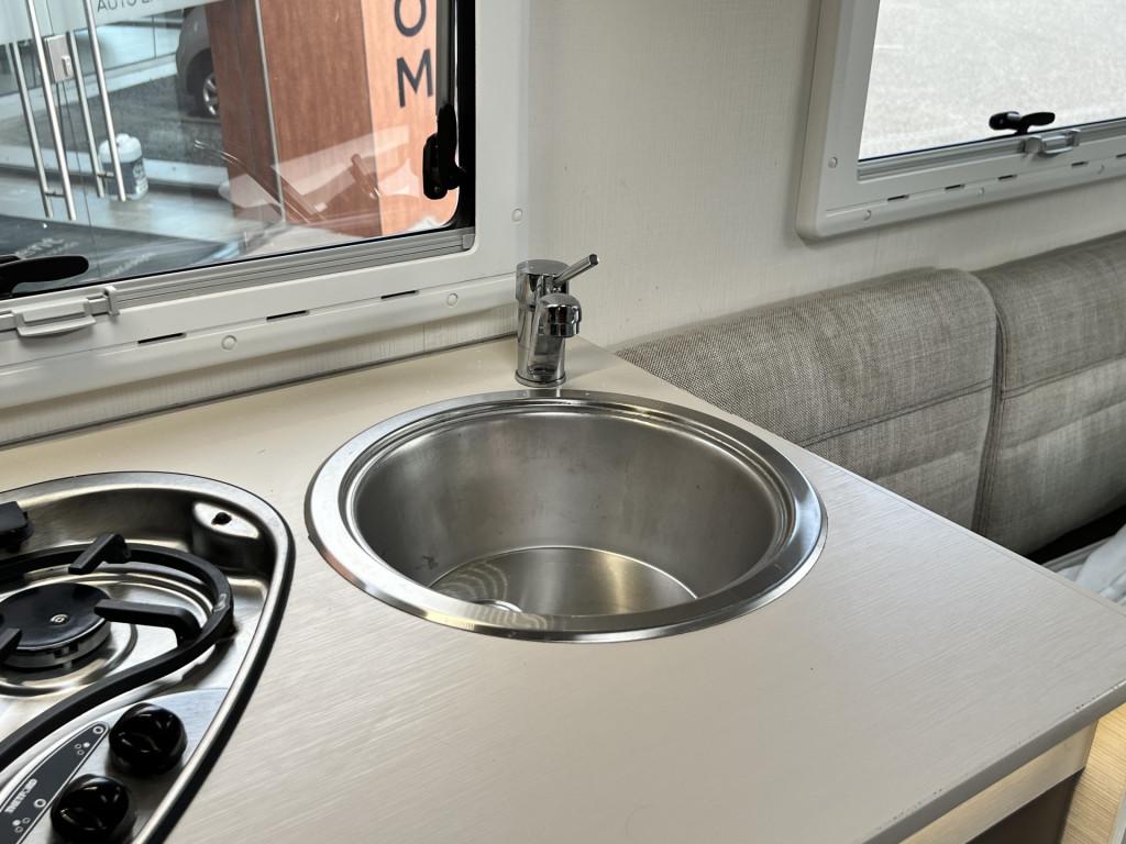 Chausson Onbekend 757 welcome | 2 enkele bedden + 1 groot bed | camera | tv