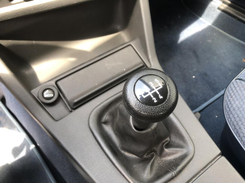 BMW 3-serie 318i 90pk sedan e30