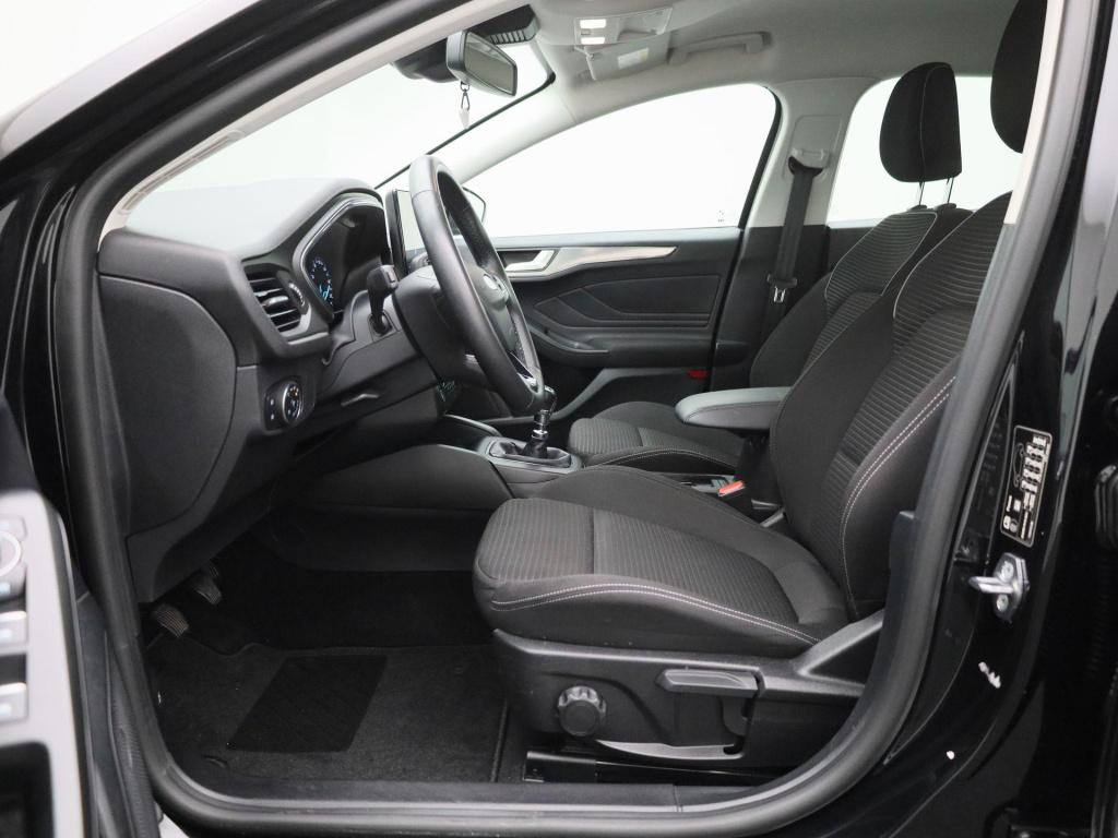 Ford Focus wagon 1.0 ecoboost hybrid titanium navigatie | pdc | apple carpl
