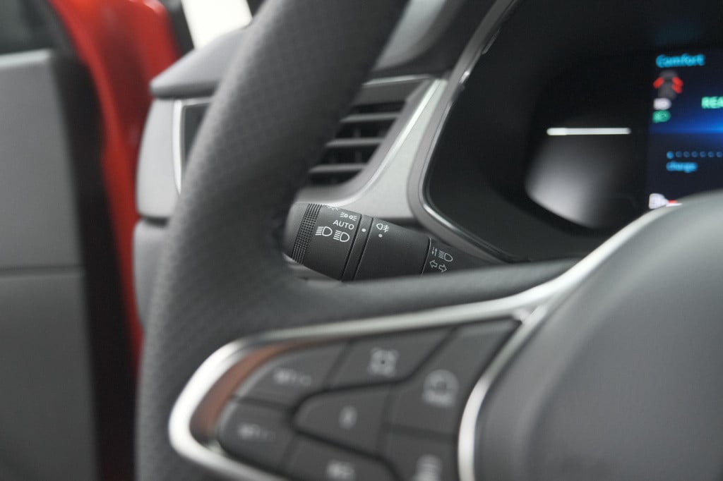 Renault Captur 1.6 e-tech full hybrid 145 techno | advanced driving | camer