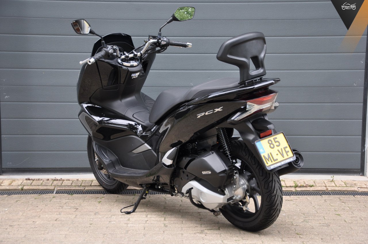 Honda PCX 125 , hele nette motr 2870 kms