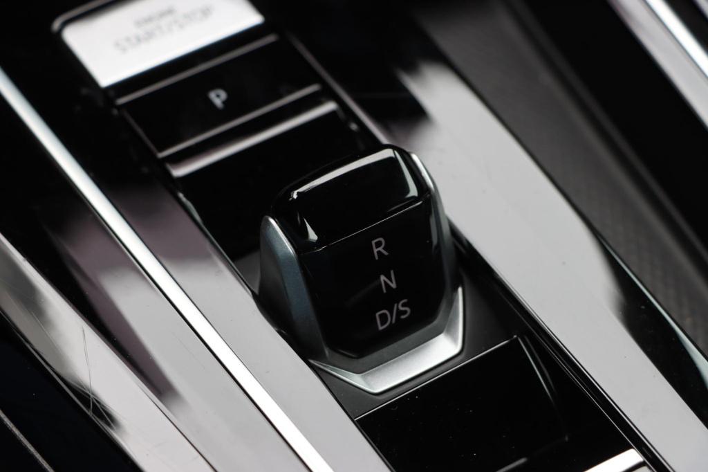 Volkswagen Golf r-line-edition 1.5 etsi 116pk dsg7 | iq.light | stuurverwar